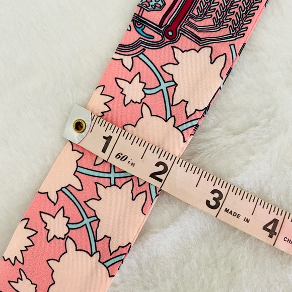 Double-Side Printed Scarf - Picture 5 of 5